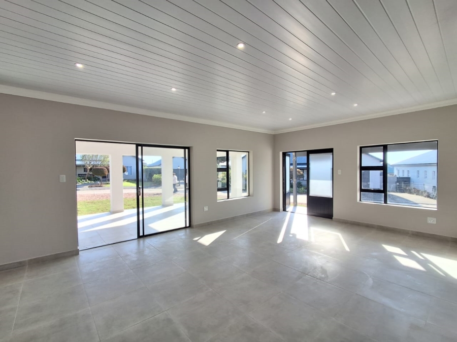 3 Bedroom Property for Sale in Stilbaai Wes Western Cape
